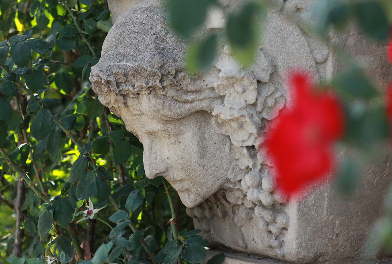 Napa Valley Art Garden Sculpture Grecian Pillar